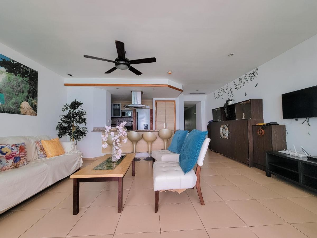 Marbella Towers Beachfront 2 Bedrooms Juan Dolio Eksteriør bilde